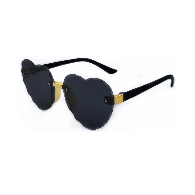 2020 Fashion Trimmed Children's Sunglasses Approval Peach Heart Cute Boy Girl Sunglasses Personalized Edge Ocean Pieces