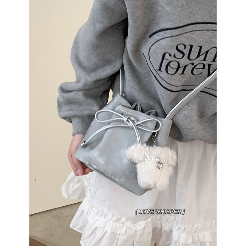 Wholesale versatile ins messenger bag women's 2024 new fashion Korean version bucket bag feeling shoulder bag