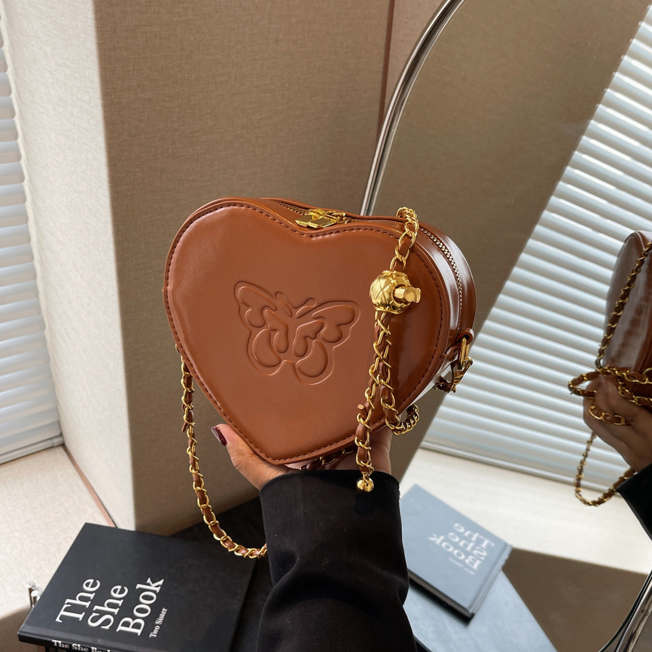 Women's bag new solid color PU heart-shaped fashion butterfly printing trend love bag niche design chain messenger bag