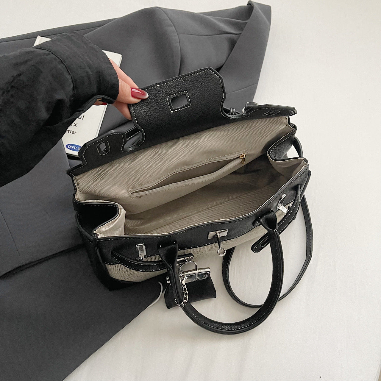 Wholesale cross-border premium texture retro portable platinum bag niche light luxury large capacity shoulder bag trendy commuter bag