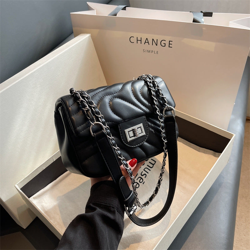 Wholesale shoulder small bag women's versatile 2023 summer new fashion texture chain messenger bag women's small square bag
