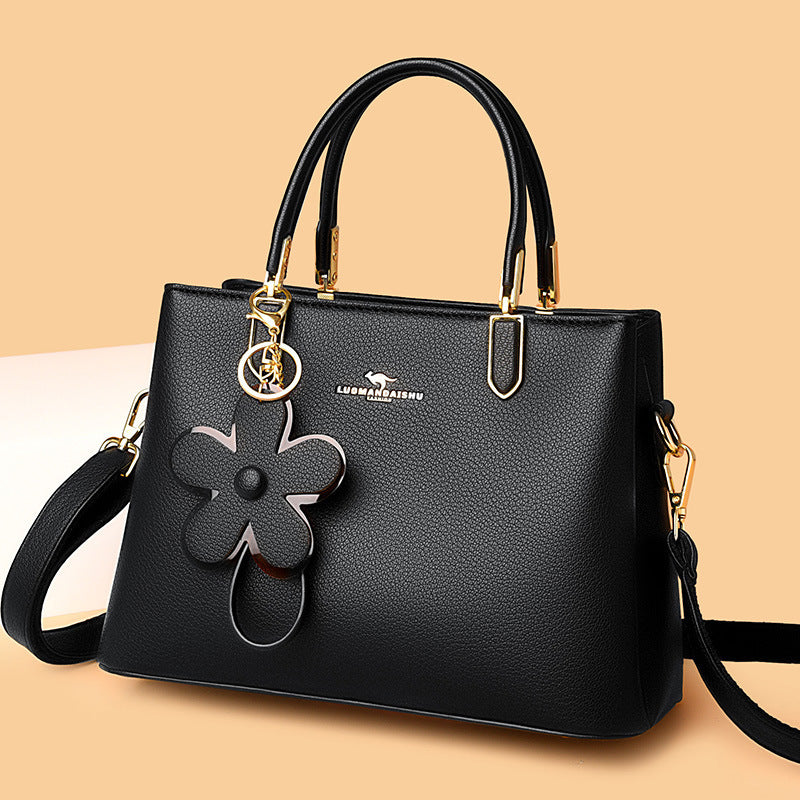 Women's bag 2023 new autumn and winter temperament handbag fashionable large capacity versatile shoulder messenger bag one piece delivery