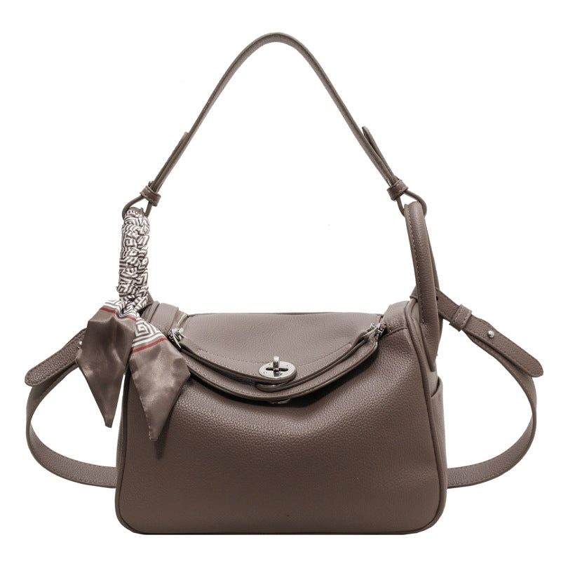 Women's bag 2024 new trendy fashion winter simple foreign style niche design messenger bag portable small square bag