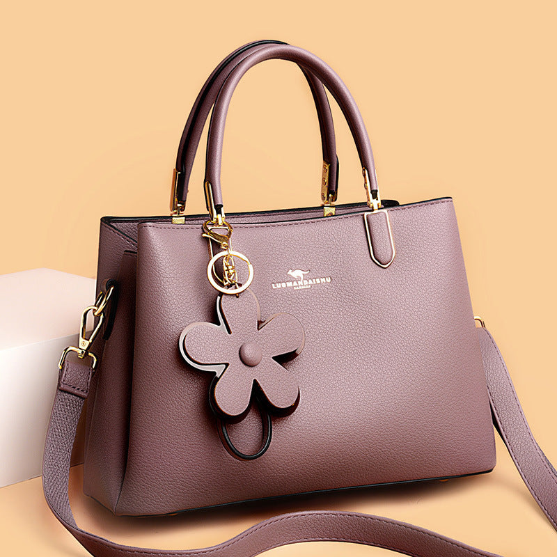 Women's bag 2023 new autumn and winter temperament handbag fashionable large capacity versatile shoulder messenger bag one piece delivery