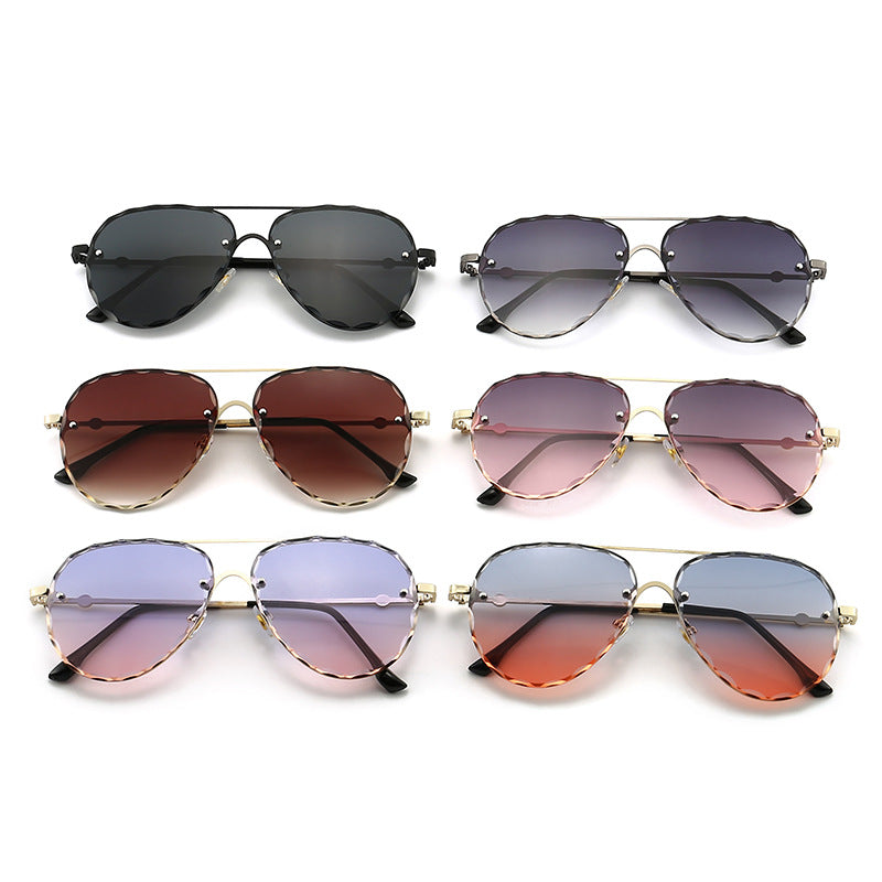 2022 new fashionable retro men's and women's sunscreen toad glasses European and American personalized metal large frame pilot sunglasses