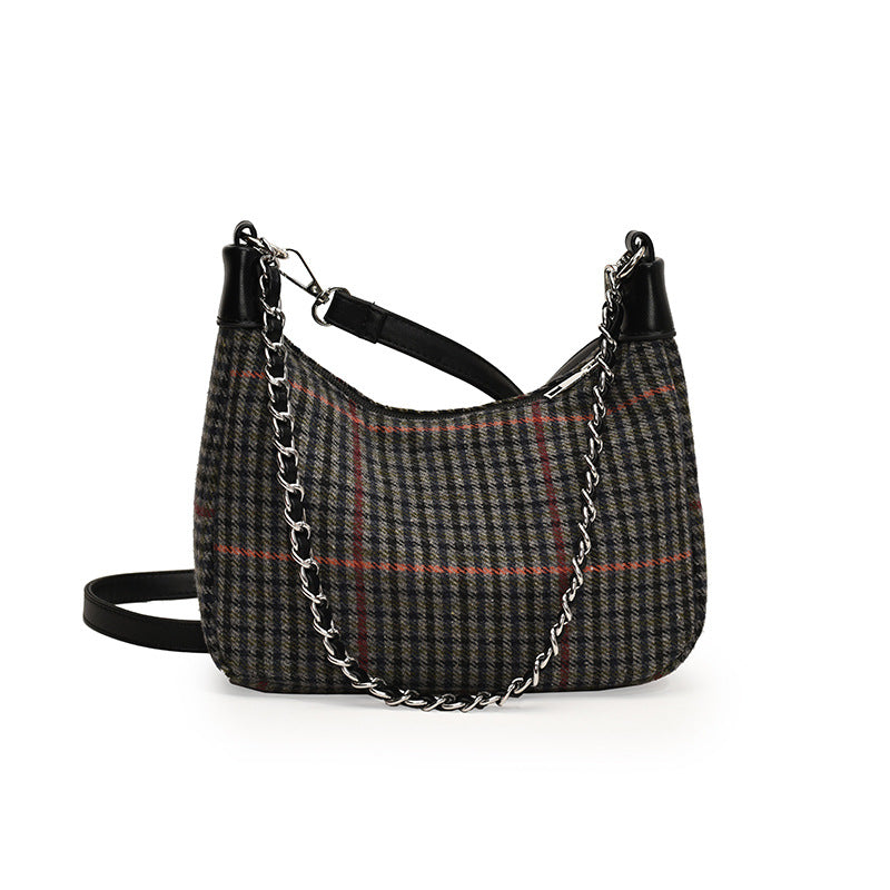 Woolen fashion large capacity 2024 foreign style chain new casual shoulder bag this year popular plaid messenger women's bag