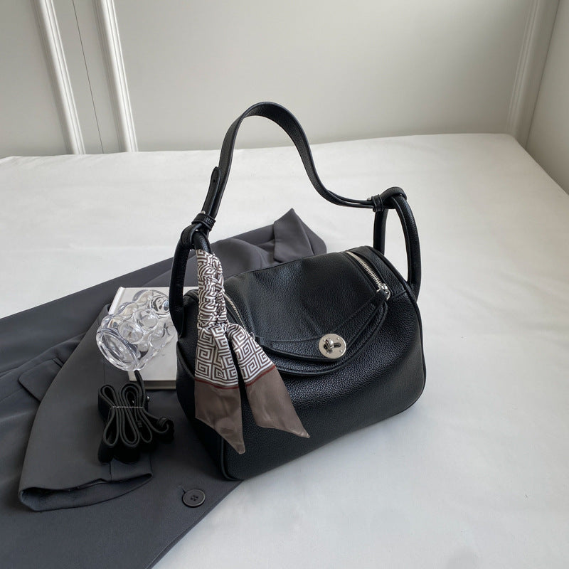 Women's bag 2024 new trendy fashion winter simple foreign style niche design messenger bag portable small square bag