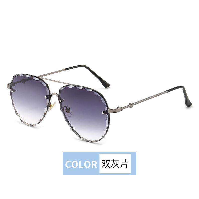 2022 new fashionable retro men's and women's sunscreen toad glasses European and American personalized metal large frame pilot sunglasses