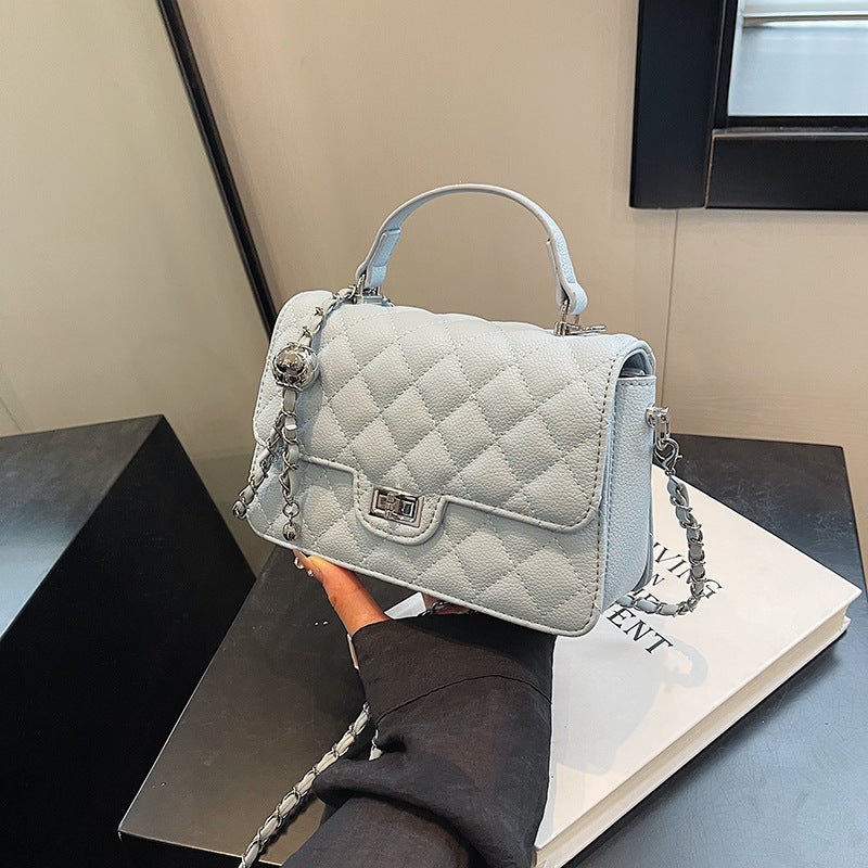 Xiaoxiangfeng diamond chain small square bag women's bag 2024 new versatile shoulder messenger bag simple portable underarm bag