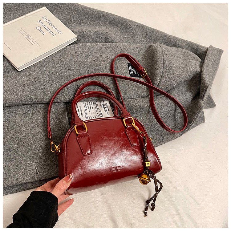 Winter new 2024 niche retro trendy portable small square bag fashionable and casual single shoulder oblique cross-ocean bag women's bag