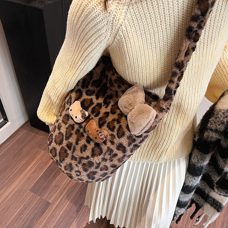 Winter leopard print plush bag women's 2024 new fashion portable bucket bag texture foreign style shoulder messenger bag