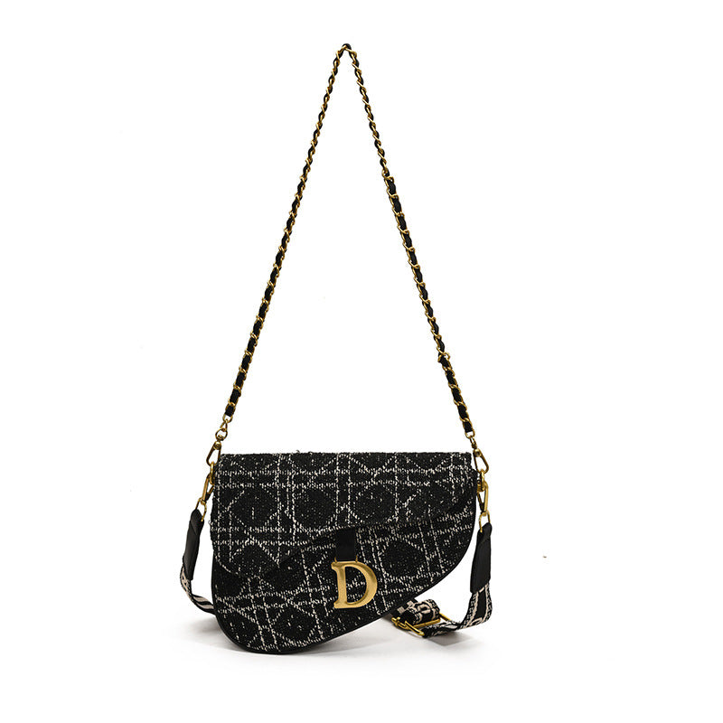 Xiaoxiangfeng rhombus chain underarm bag women's 2024 winter new niche retro fashion one shoulder oblique span bag tide