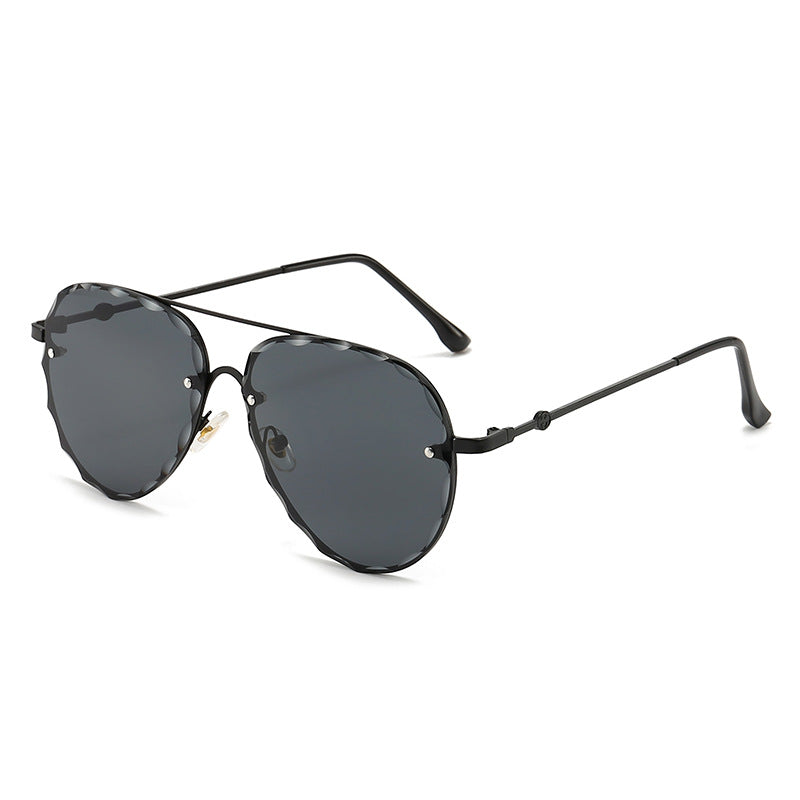 2022 new fashionable retro men's and women's sunscreen toad glasses European and American personalized metal large frame pilot sunglasses