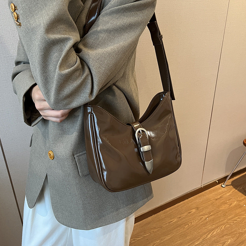 Women's messenger bag 2024 autumn simple belt buckle commuter shoulder bag underarm oil wax leather fashion handbag tide