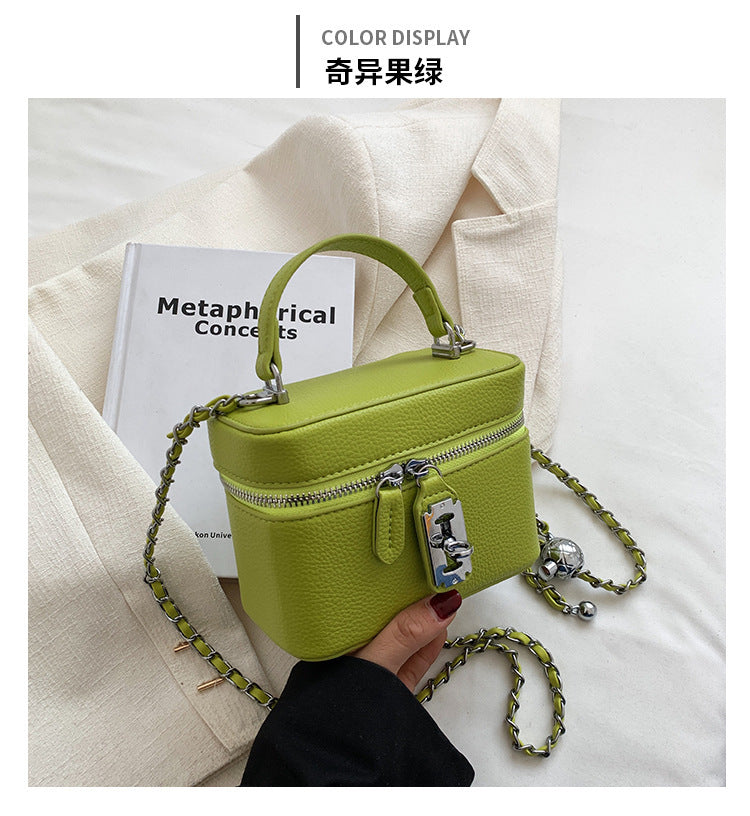 Women's bag 2022 spring and summer new Korean version fashion shoulder messenger small square bag personalized lock texture handbag