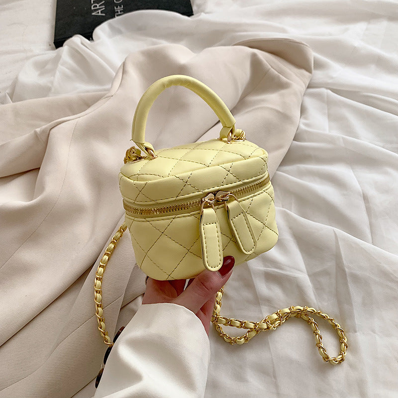 Xiaoxiangfeng bag women's 2023 new Internet celebrity live broadcast portable shoulder bag fashion diamond mini messenger bag tide