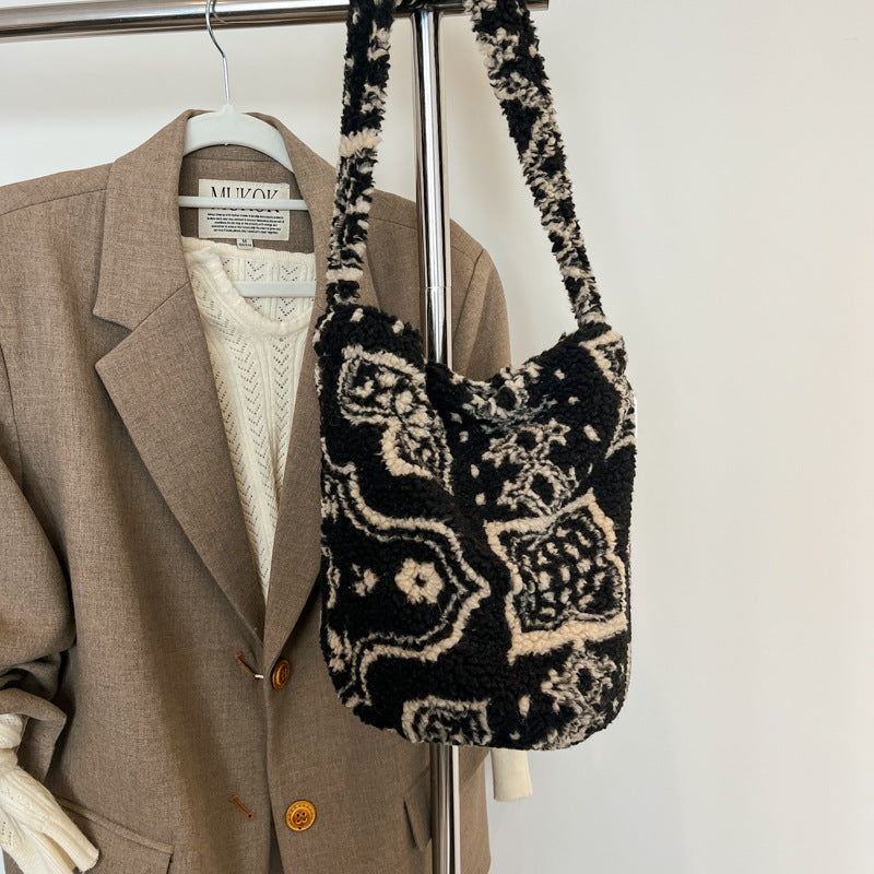 Winter new lamb wool shoulder bag bucket bag large capacity commuter messenger retro ethnic style fluff tote bag