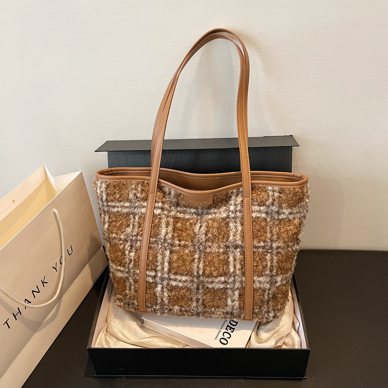 Woolen plaid single shoulder women's bag 2024 autumn and winter new niche versatile underarm large-capacity textured tote bag