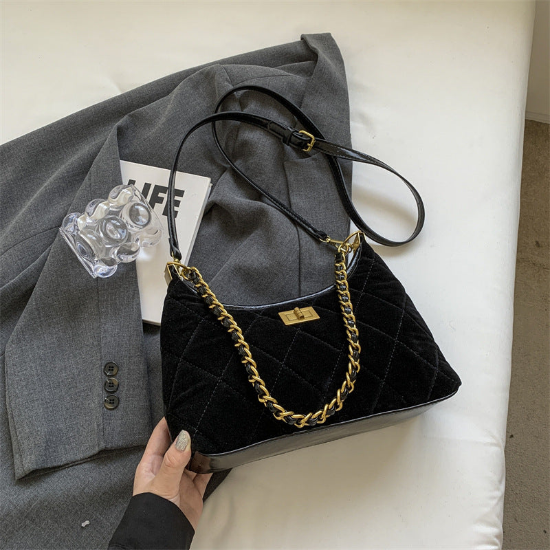 Xiaoxiangfeng bag women's 2024 autumn new fashion diamond chain underarm bag Korean version niche design shoulder bag