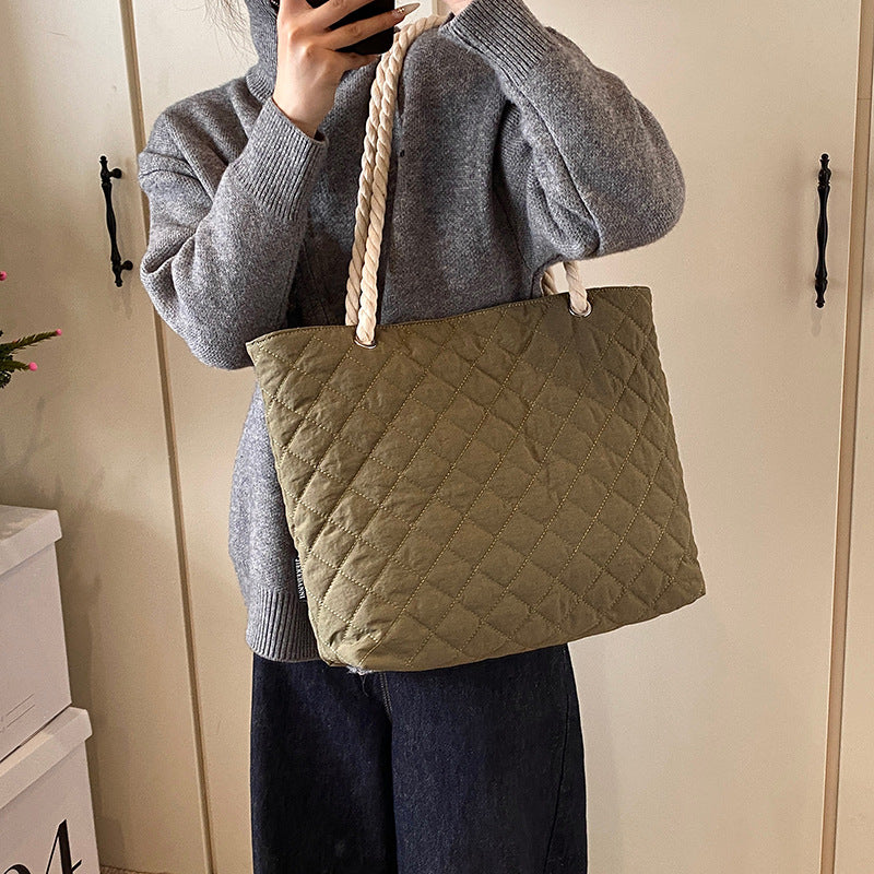 Winter large-capacity casual tote bag women's new diamond simple commuting shoulder bag college student class handbag