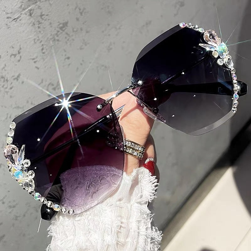 2022 new sunglasses women's UV protection sun protection diamond rhinestone sunglasses women's personality crystal ins Korean version tide