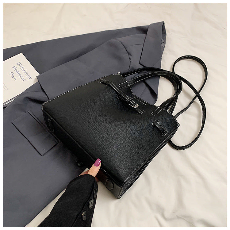 Women's bag 2024 new handbag simple and fashionable shoulder tote bag niche personalized belt buckle messenger bag