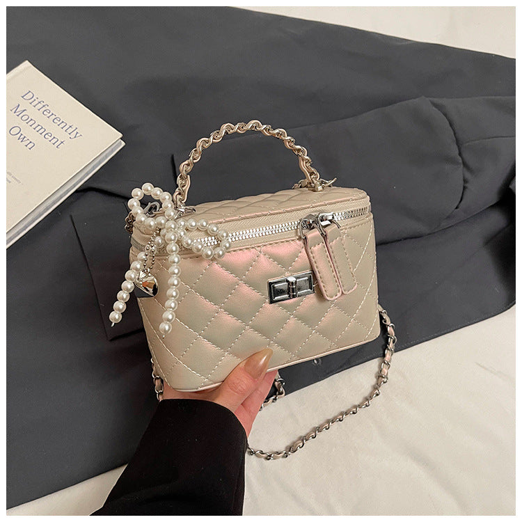Xiaoxiangfeng rhombus chain single shoulder underarm bag women's 2025 spring new style fashionable and simple commuter messenger bag