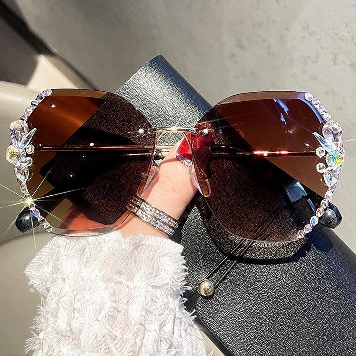 2022 new sunglasses women's UV protection sun protection diamond rhinestone sunglasses women's personality crystal ins Korean version tide