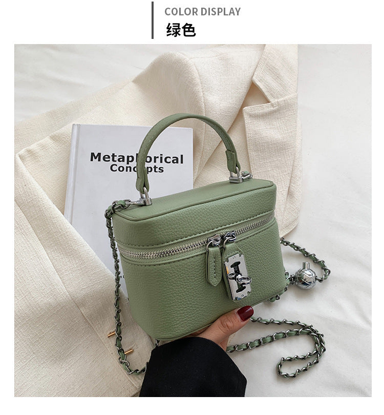 Women's bag 2022 spring and summer new Korean version fashion shoulder messenger small square bag personalized lock texture handbag