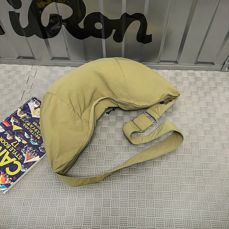 Wholesale large-capacity bags, women's casual dumpling bags, simple and lightweight shoulder bags, trendy versatile commuter messenger bags