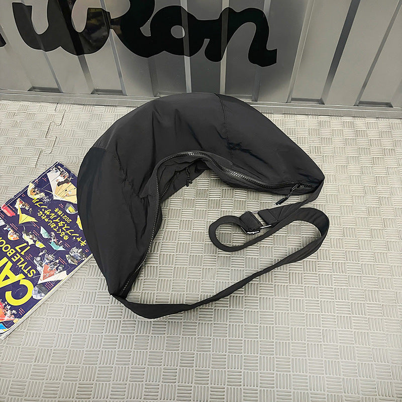 Wholesale large-capacity bags, women's casual dumpling bags, simple and lightweight shoulder bags, trendy versatile commuter messenger bags