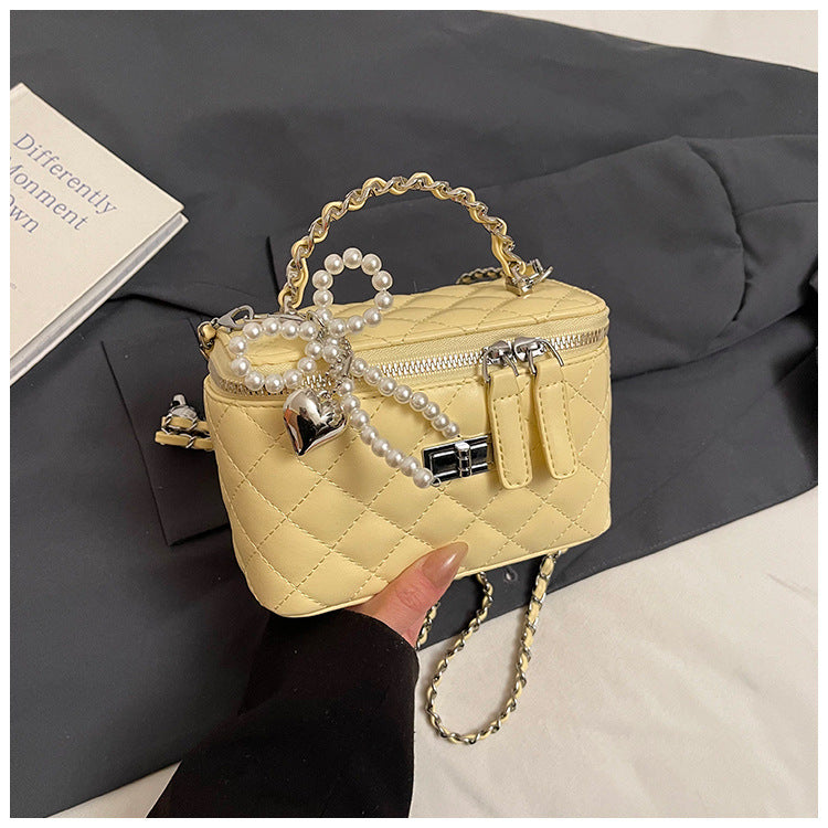 Xiaoxiangfeng rhombus chain single shoulder underarm bag women's 2025 spring new style fashionable and simple commuter messenger bag
