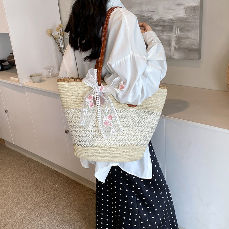 Woven straw large-capacity bag women's 2024 new summer foreign style shoulder bag seaside beach commuter tote bag