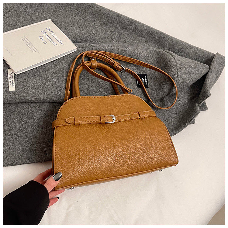 Winter new retro style commuter large-capacity handbag fashionable niche simple solid color Korean version commuter messenger bag