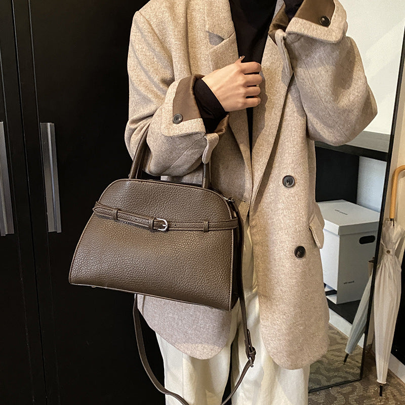 Winter new retro style commuter large-capacity handbag fashionable niche simple solid color Korean version commuter messenger bag