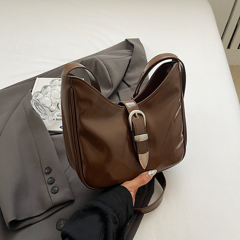 Women's messenger bag 2024 autumn simple belt buckle commuter shoulder bag underarm oil wax leather fashion handbag tide