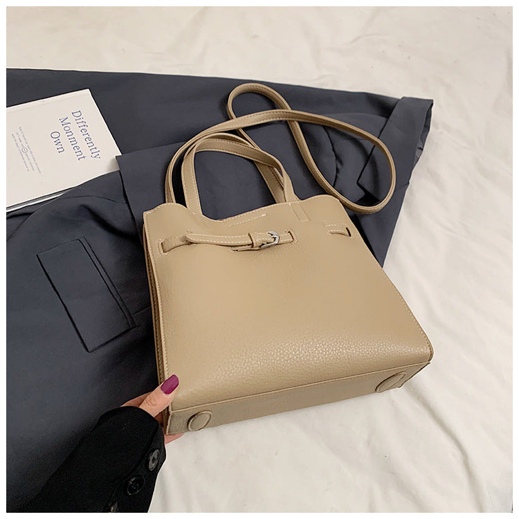 Women's bag 2024 new handbag simple and fashionable shoulder tote bag niche personalized belt buckle messenger bag