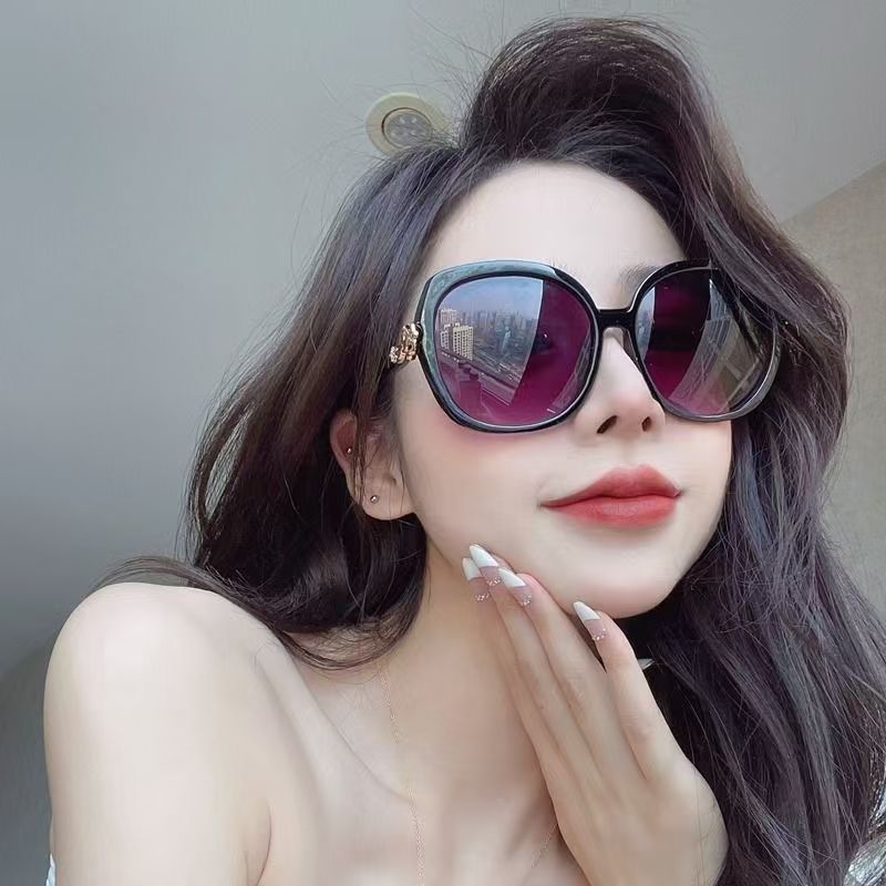 Women's Fashion Large Frame Sunglasses 2025 New Trend UV Protection Sunglasses Premium Shade Sunglasses