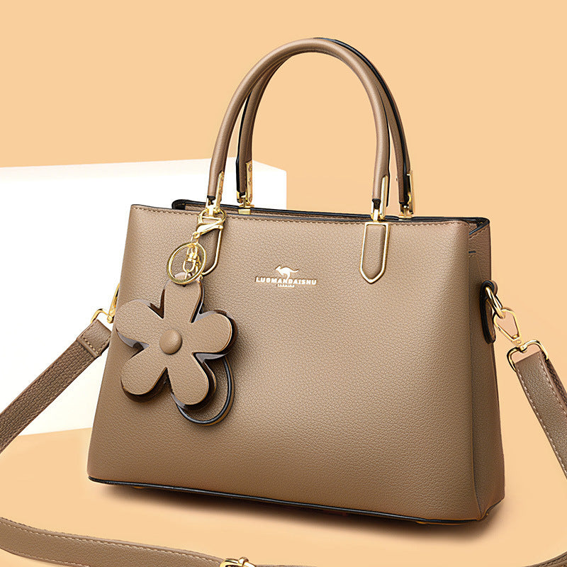 Women's bag 2023 new autumn and winter temperament handbag fashionable large capacity versatile shoulder messenger bag one piece delivery