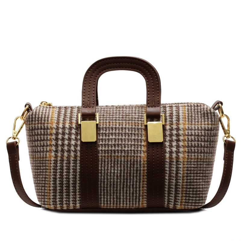 Winter new small bag women's 2024 fashion foreign simple handbag retro bowling commuter messenger bag bag