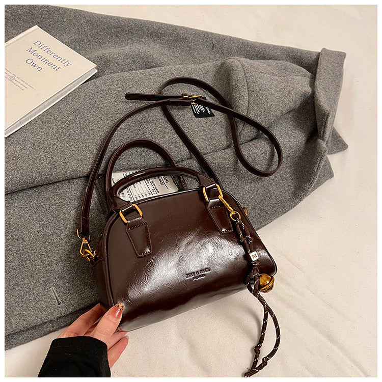 Winter new 2024 niche retro trendy portable small square bag fashionable and casual single shoulder oblique cross-ocean bag women's bag