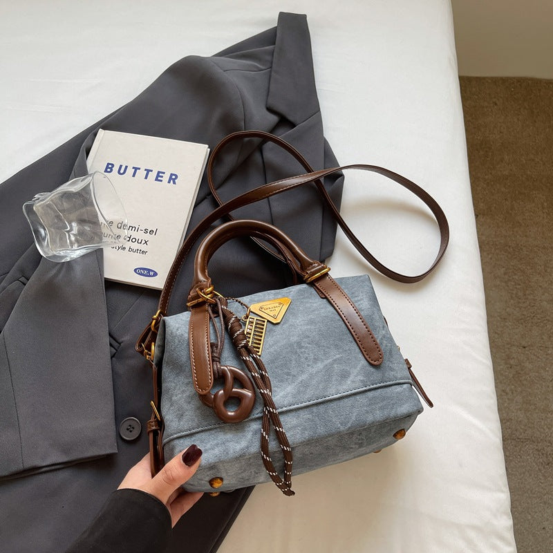 Winter retro handbag bag women's bag 2025 new fashionable large-capacity versatile casual commuter messenger pillow bag