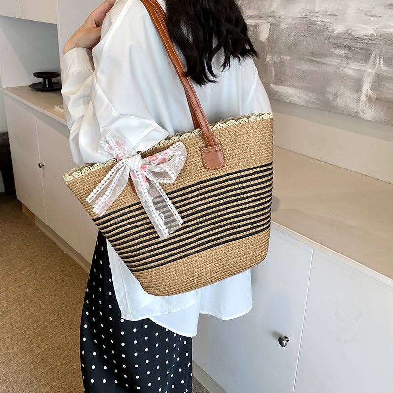 Woven straw large-capacity bag women's 2024 new summer foreign style shoulder bag seaside beach commuter tote bag