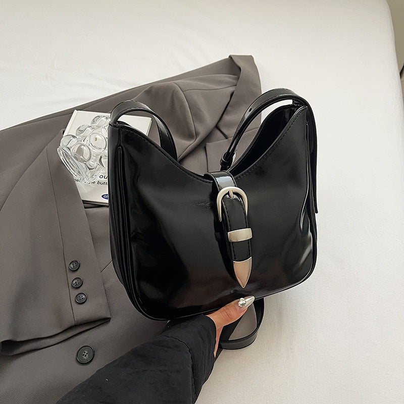 Women's messenger bag 2024 autumn simple belt buckle commuter shoulder bag underarm oil wax leather fashion handbag tide