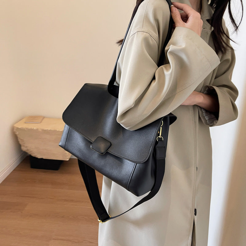 Women's bag autumn and winter large-capacity commuter bag new 2023 simple underarm bag niche high-end single shoulder messenger bag