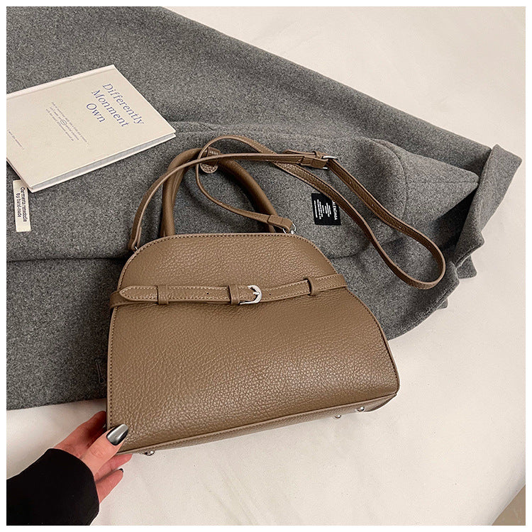 Winter new retro style commuter large-capacity handbag fashionable niche simple solid color Korean version commuter messenger bag