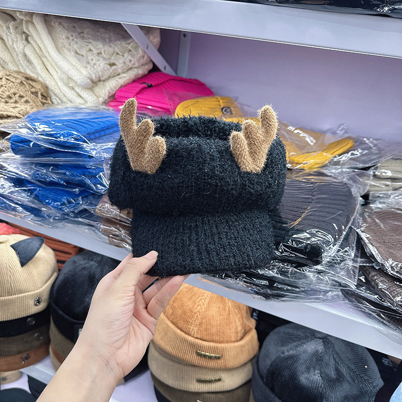 Wholesale Korea 2024 new Christmas elk horn knitted hat children autumn and winter Korean version warm empty top cap