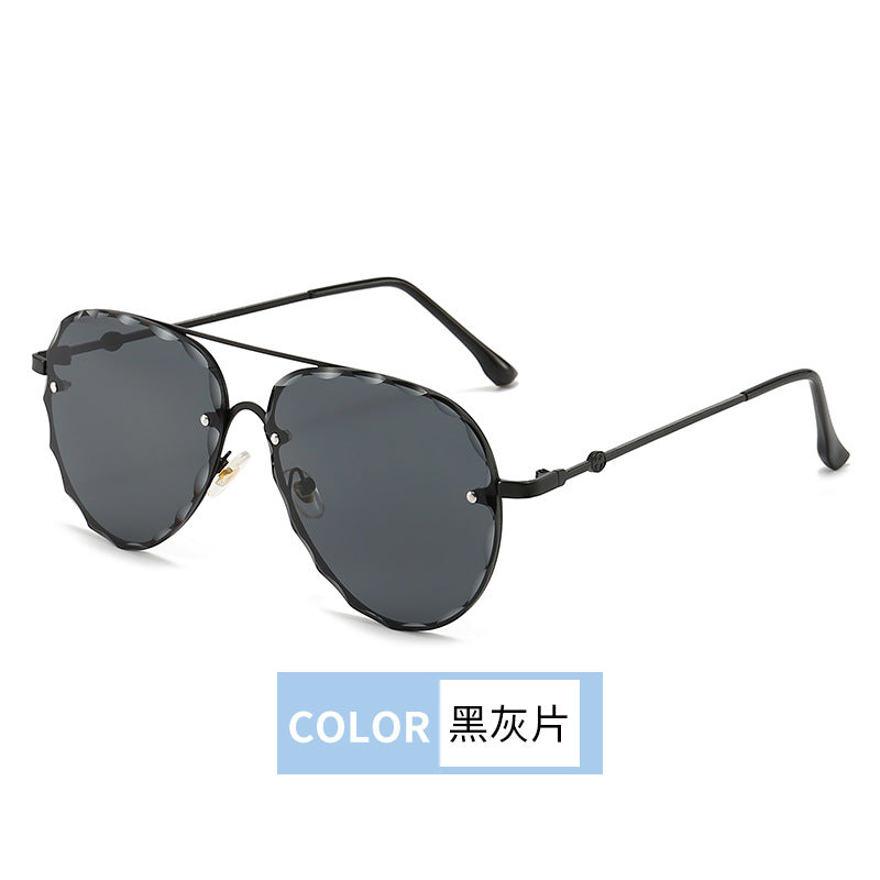 2022 new fashionable retro men's and women's sunscreen toad glasses European and American personalized metal large frame pilot sunglasses