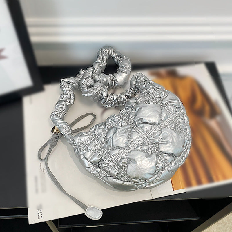 2023 new one-shoulder high-end silver cloud pleated small bag casual bubble mini dumpling messenger bag texture