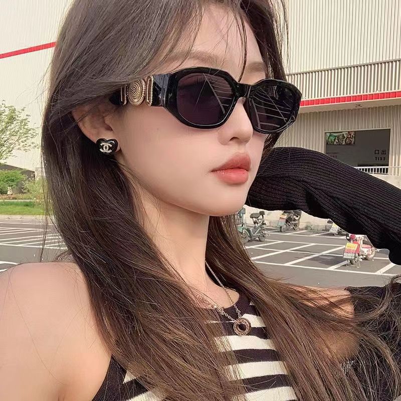 Zhao Ruth same style retro European and American style sunglasses polygonal Internet celebrity retro spice girl street high sense sunglasses women